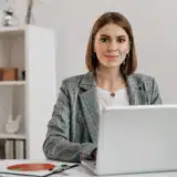 Une femme tunisienne au travail.