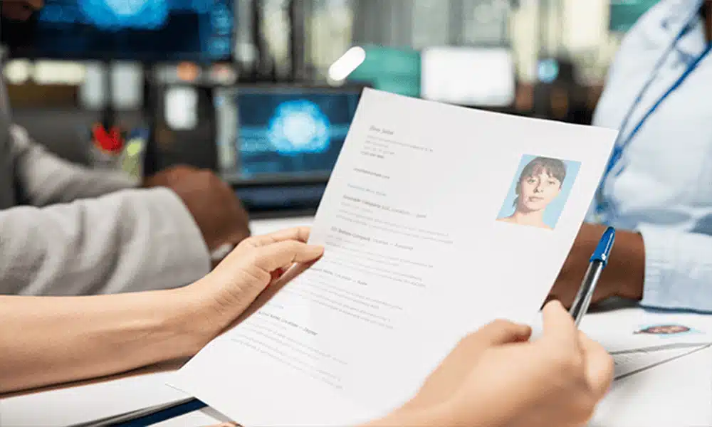 Comment adapter son CV à chaque offre d’emploi en Tunisie